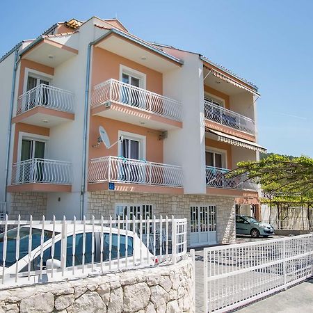 Apartments Nino Подстрана Екстериор снимка