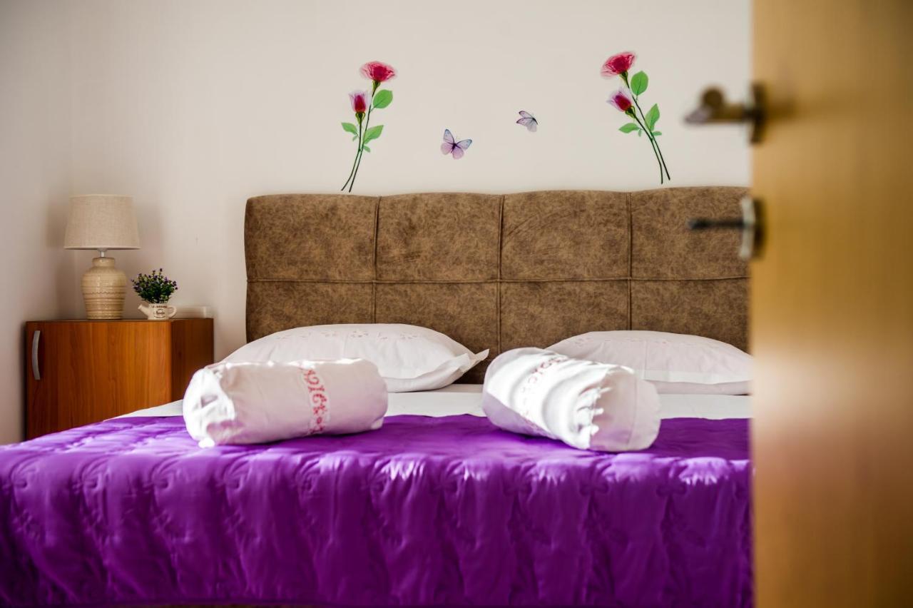 Apartments Nino Подстрана Екстериор снимка