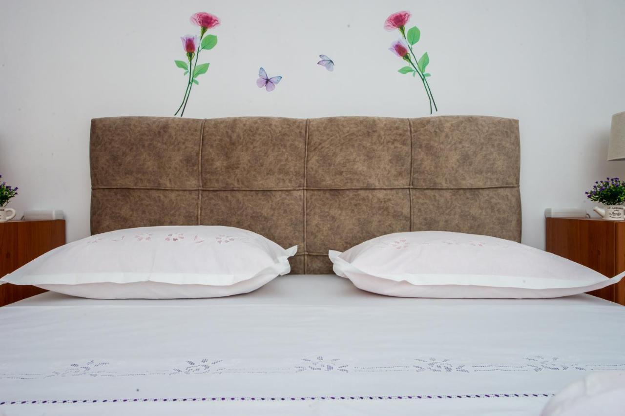 Apartments Nino Подстрана Екстериор снимка