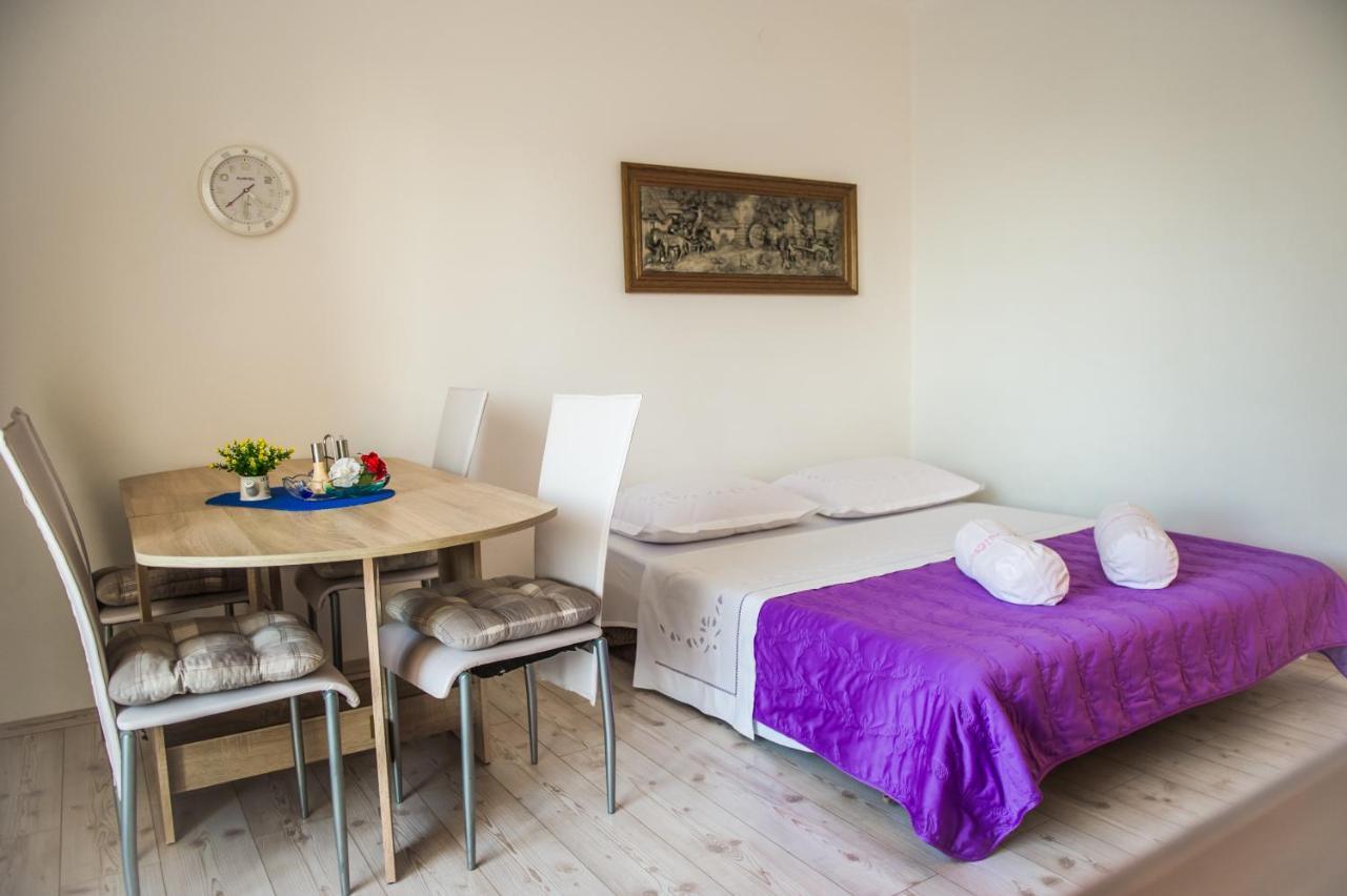 Apartments Nino Подстрана Екстериор снимка