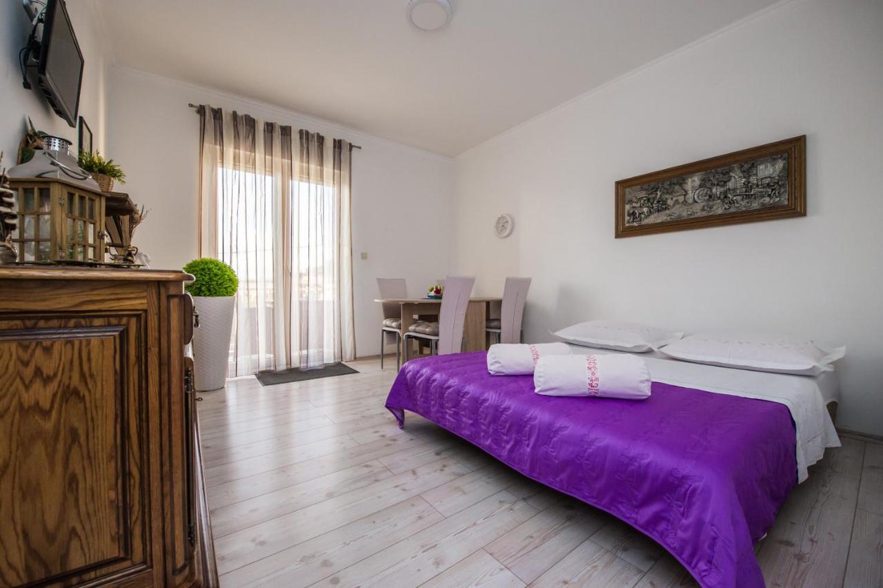 Apartments Nino Подстрана Екстериор снимка
