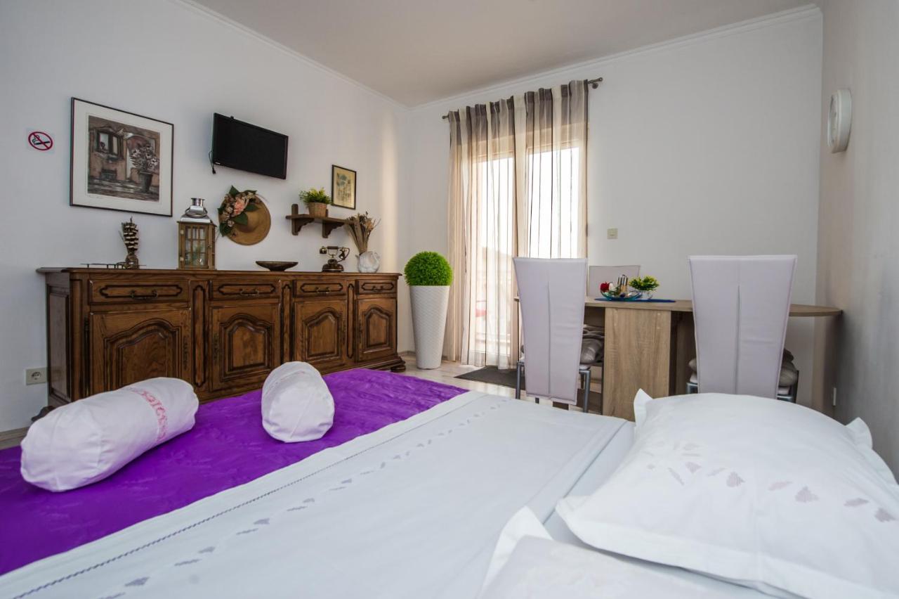 Apartments Nino Подстрана Екстериор снимка
