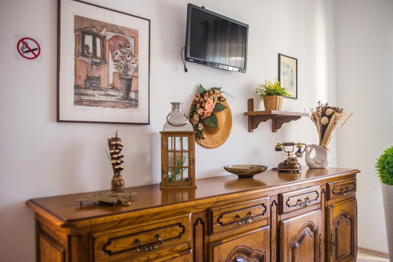 Apartments Nino Подстрана Екстериор снимка