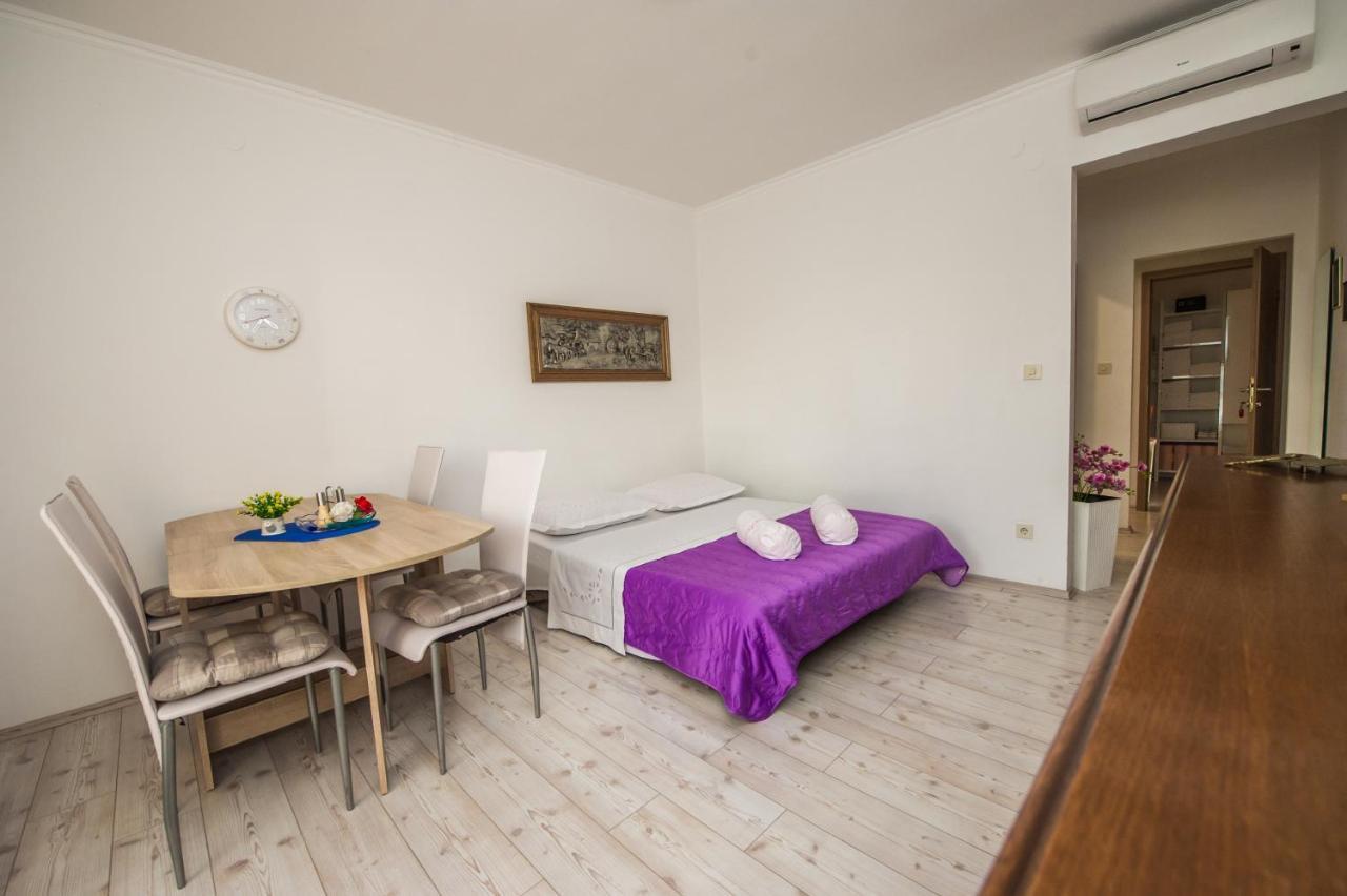 Apartments Nino Подстрана Екстериор снимка