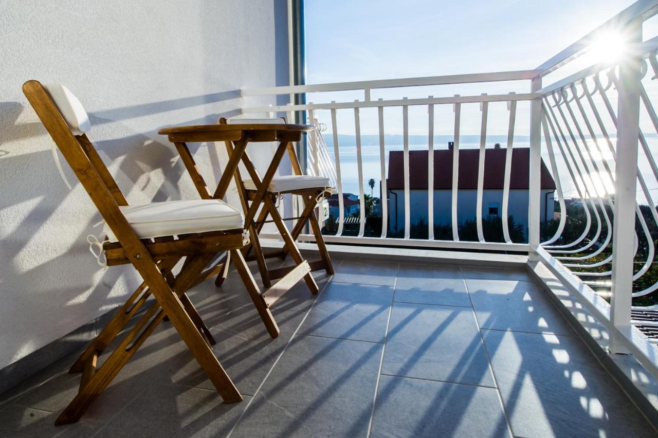 Apartments Nino Подстрана Екстериор снимка