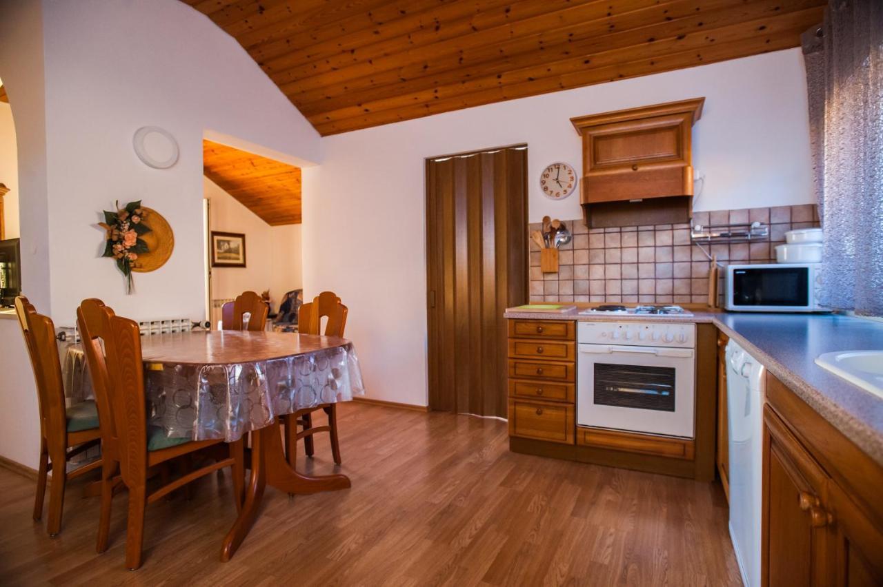 Apartments Nino Подстрана Екстериор снимка
